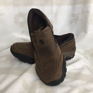 Women’s Merrell stone brown leather slip ons